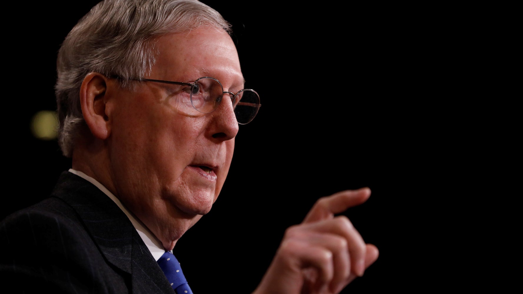 Cause 18. Модель тесс холидей. Джорди ла форж и дейта. Cause 18. Cause 18.