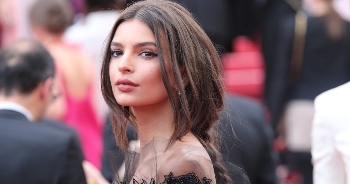 Emily Ratajkowski: If A Woman Dresses Sexy It Doesn't Mean She's Not A ...
