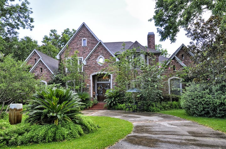 The unassuming exterior of a home for sale in Richmond, Texas. 