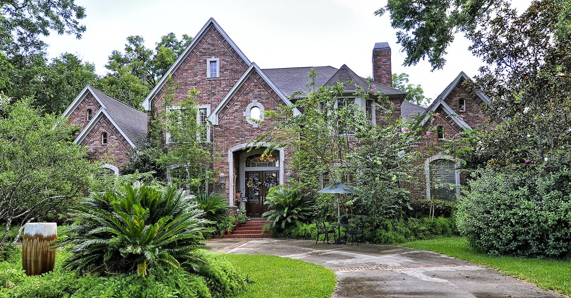 You'd Never Guess What's Inside This Unassuming House For Sale HuffPost