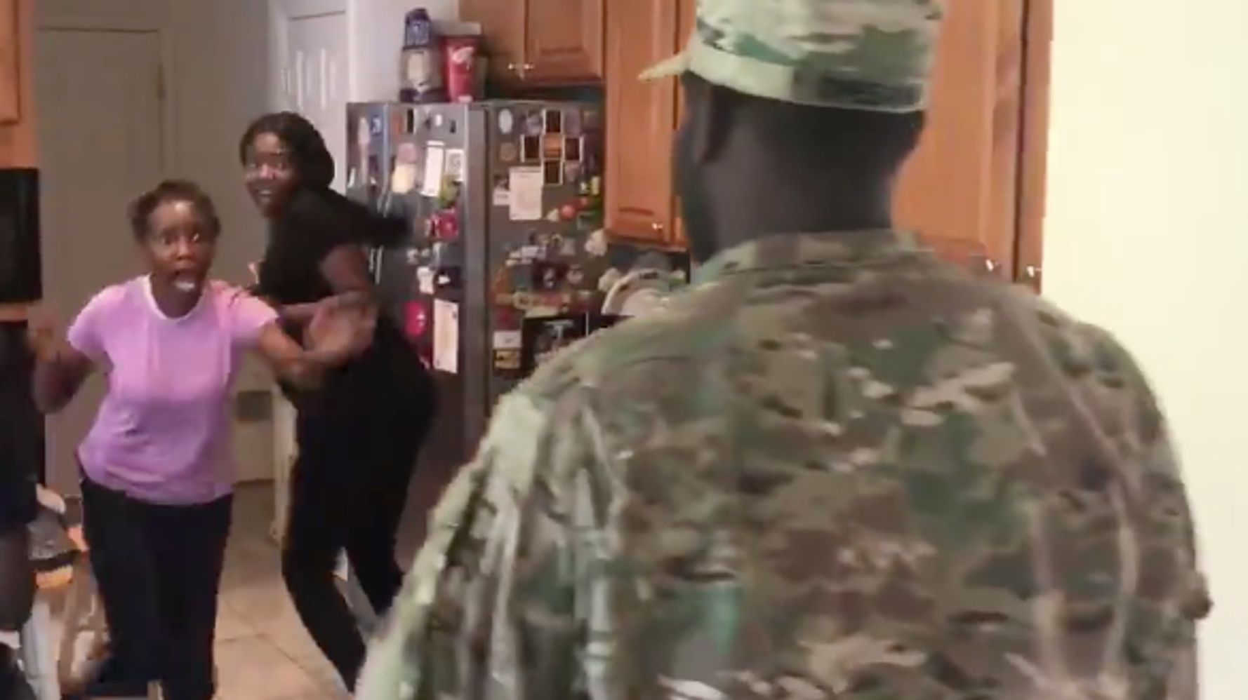 This Mom's Reaction To Her Soldier Son's Return Will Bring On Happy ...