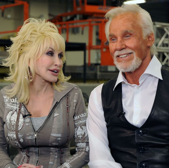 Country music stars Kenny Rogers and Dolly Parton will stand on a stage one last time this fall.