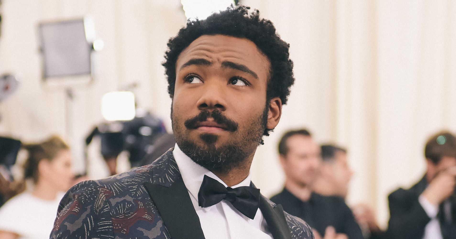 Heres Your First Look At Donald Glover In The Han Solo Movie Huffpost 