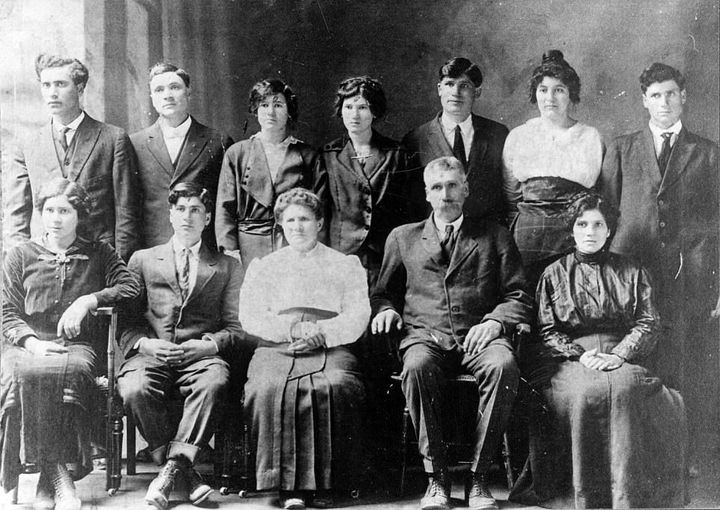 Descendants of Sally Hemings and Thomas Jefferson. Emma Byrd Young, third left, great-granddaughter of Hemings and Jefferson, with her family.(Thomas Jefferson Foundation, Inc.)