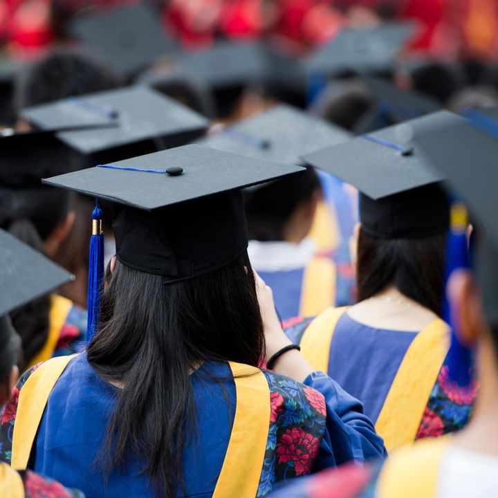 The current student loan system could leave graduates on both ends of the pay scale struggling to save, a new report claims 