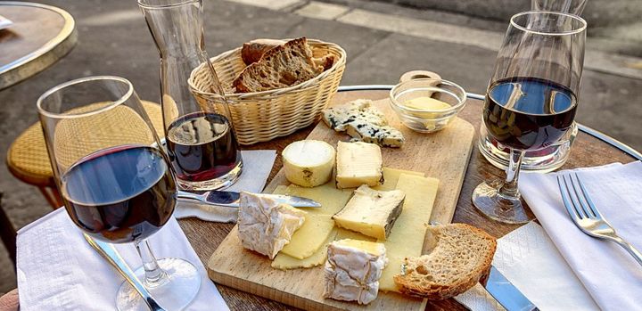 It doesn’t get any more French than vin et fromage 