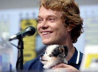 'Game Of Thrones' Star Brings Ridiculously Cute Dog On Stage At Comic-Con