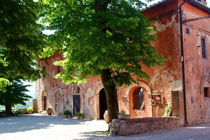 <p>Photo by <a href="https://www.pointsandtravel.com/" target="_blank" role="link" rel="nofollow" class=" js-entry-link cet-external-link" data-vars-item-name="PointsandTravel" data-vars-item-type="text" data-vars-unit-name="5974cc82e4b0545a5c3100fa" data-vars-unit-type="buzz_body" data-vars-target-content-id="https://www.pointsandtravel.com/" data-vars-target-content-type="url" data-vars-type="web_external_link" data-vars-subunit-name="article_body" data-vars-subunit-type="component" data-vars-position-in-subunit="1">PointsandTravel</a></p>