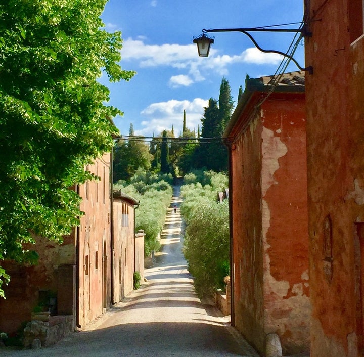<p>Photo by <a href="https://www.pointsandtravel.com/" target="_blank" role="link" rel="nofollow" class=" js-entry-link cet-external-link" data-vars-item-name="PointsandTravel" data-vars-item-type="text" data-vars-unit-name="5974cc82e4b0545a5c3100fa" data-vars-unit-type="buzz_body" data-vars-target-content-id="https://www.pointsandtravel.com/" data-vars-target-content-type="url" data-vars-type="web_external_link" data-vars-subunit-name="article_body" data-vars-subunit-type="component" data-vars-position-in-subunit="5">PointsandTravel</a></p>