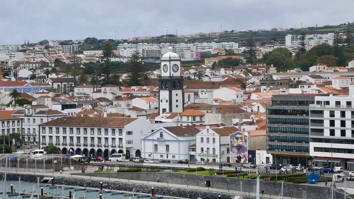 Ponta Delgada: Shoreside bustle.