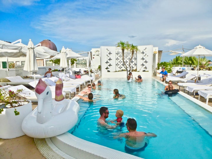 Rooftop infinity pool at Dream South Beach, Miami 