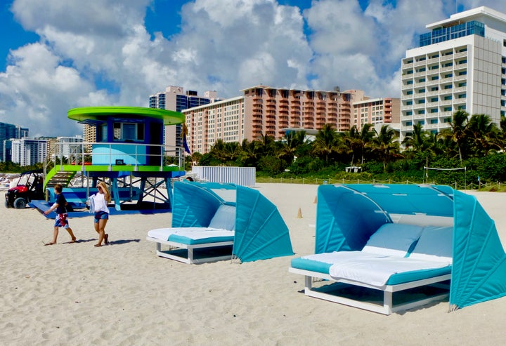 <p>Cabinitas on the beach at the The Palms Hotel & Spa are free when you book a treatment.</p>