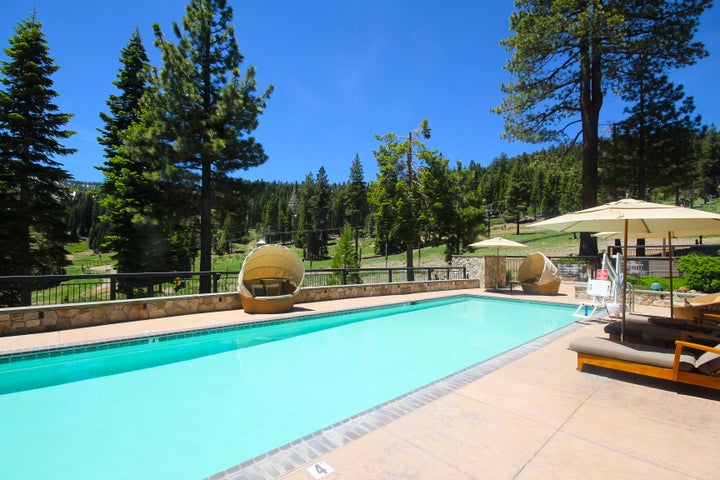 Adult-only spa pool at Ritz-Carlton Resort