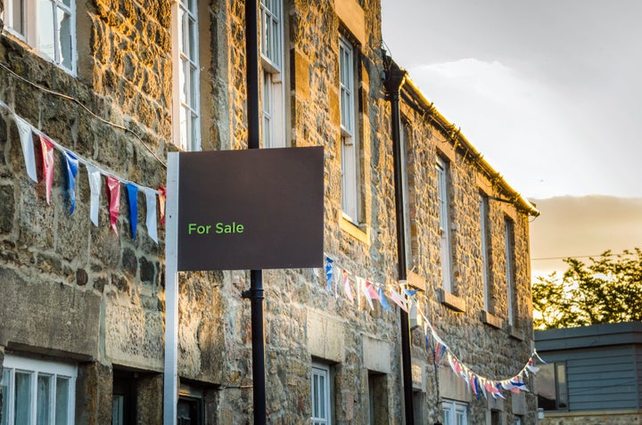 <strong>Leaseholds could be banned on new builds in England under new government rules </strong>