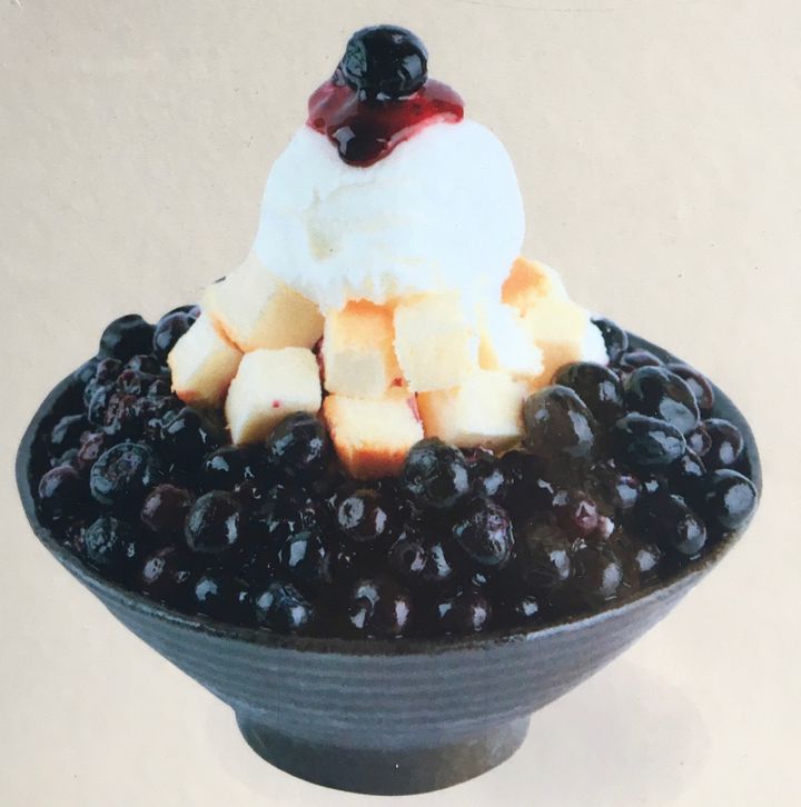 <p>Blueberries, cheese cake, ice cream and shaved ice at Sulbing Korean Dessert Cafe, Harajuku. </p>