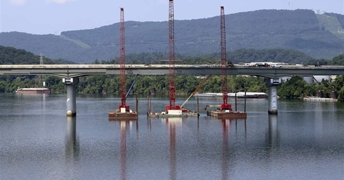 Reluctant States Raise Gas Taxes to Repair Roads | HuffPost Latest News