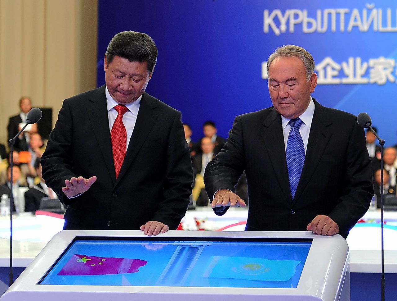Xi Jinping and Nursultan Nazarbayev, the president of Kazakhstan, at a ceremony celebrating economic cooperation and energy agreements. Sept. 7, 2013.