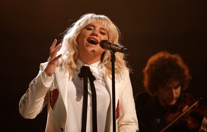 Kesha performing at the 2016 Billboard Music Awards 