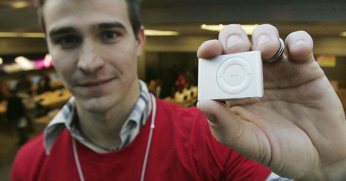 Airpods моргают оранжевым. Нейросети яблоко IPOD.