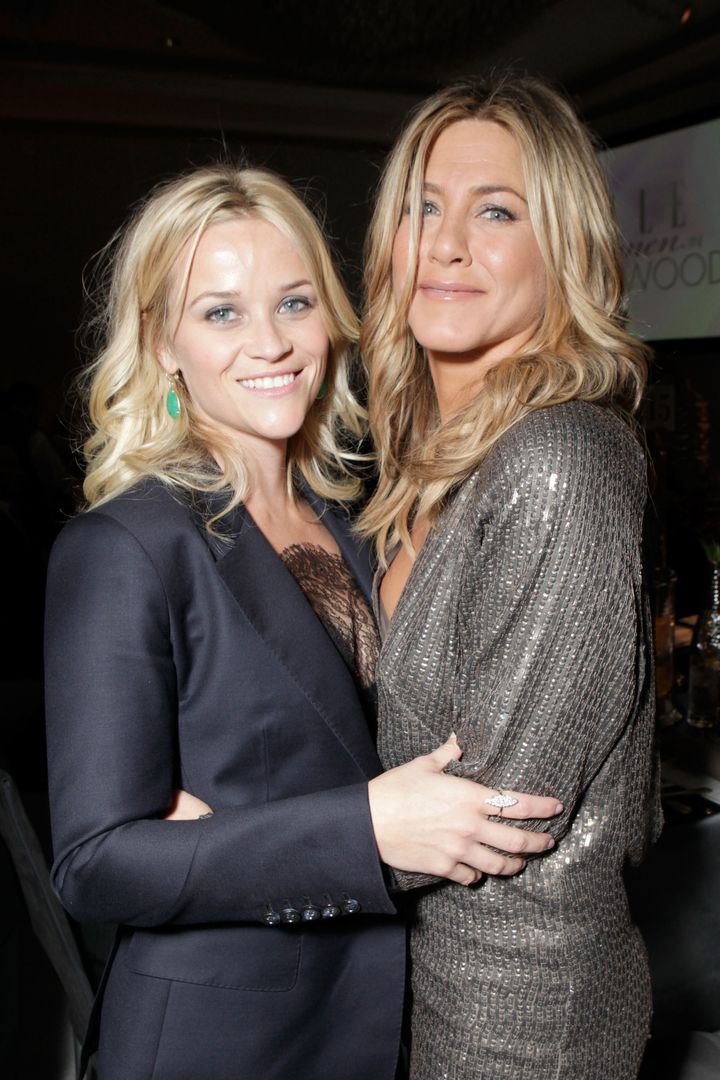 Reese Witherspoon (L) and Jennifer Aniston
