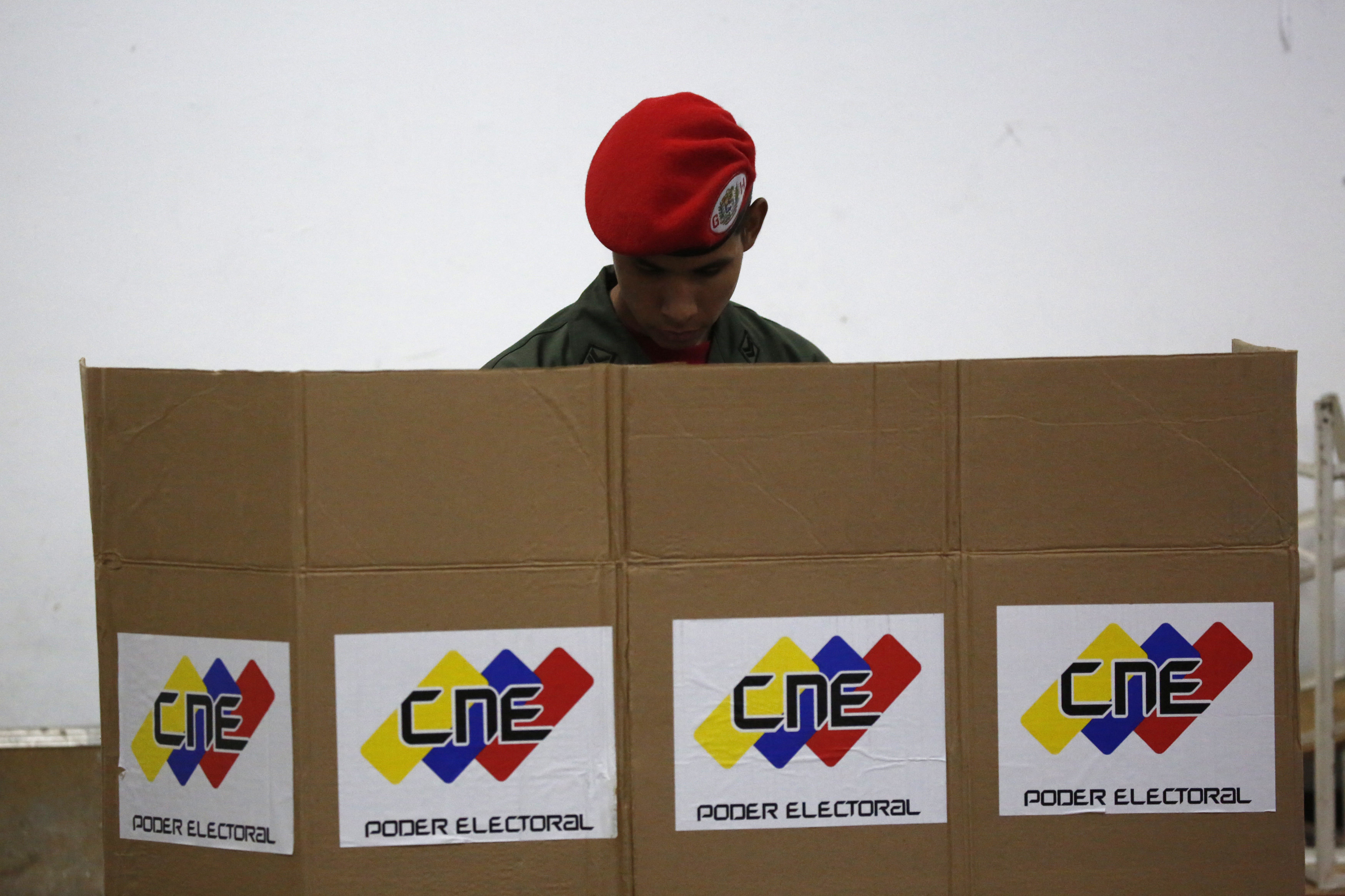 Venezuelans Vote For All-Powerful Assembly, Under Government Pressure ...