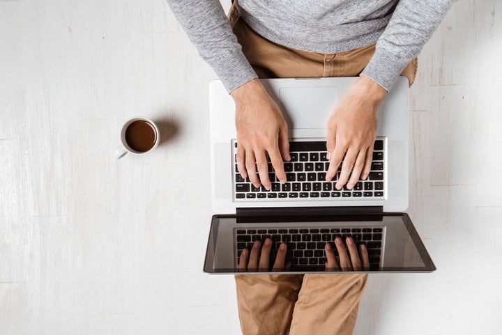 <p>This insider’s guide to writing a strong college admissions essay will help your application stand out</p>