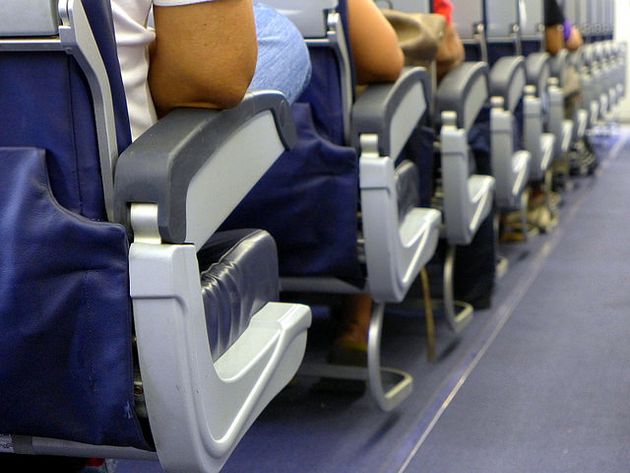 Airline Assigned Seats Are A Fraud And Scam Huffpost