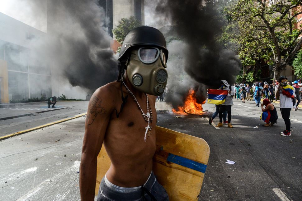 Harrowing Images From Venezuela's Deadly Protests HuffPost
