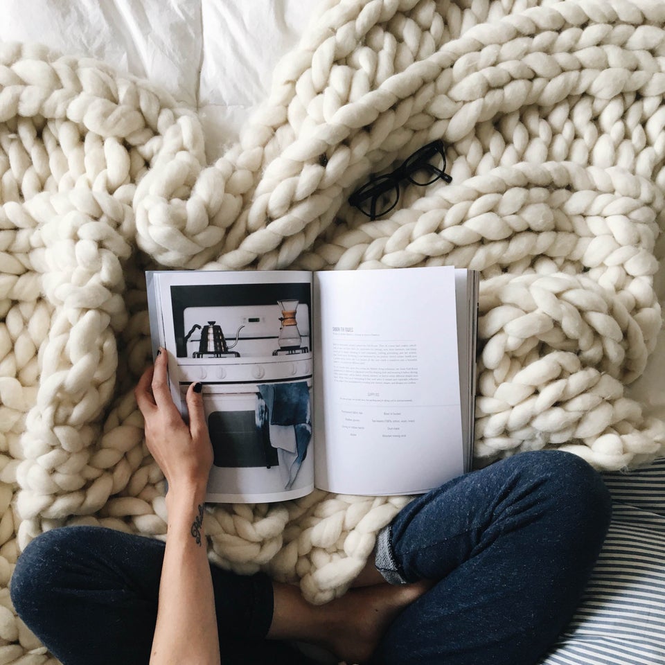 Here S Where You Can Chunky Knit Blankets And Throws Huffpost Life Chunky Knit Blankets 10 Colorways Gallery