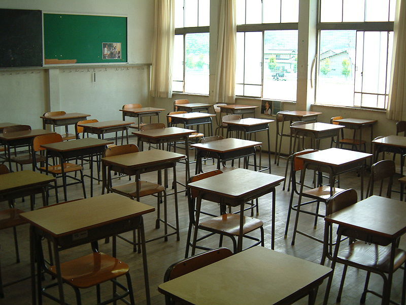 A typical Japanese high school classroom (<a rel="nofollow" href="https://en.wikipedia.org/wiki/Education_in_Japan#/media/Fil
