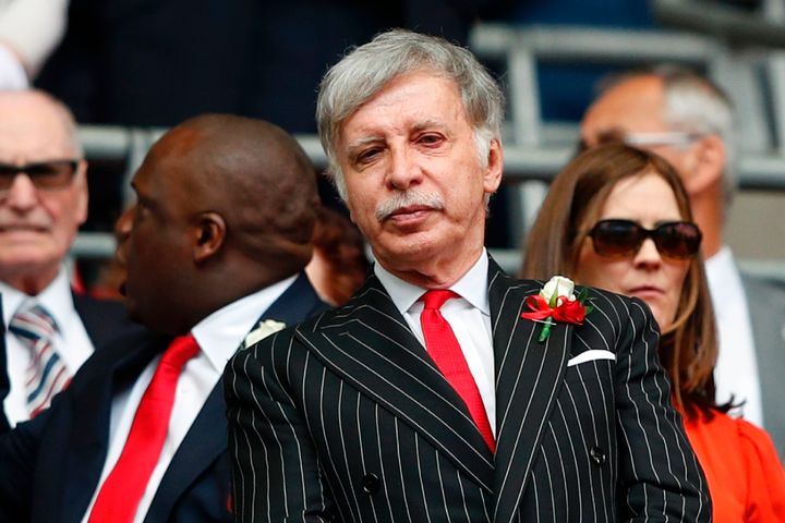 Arsenal's US owner Stan Kroenke has been criticised by wildlife and conservation experts over the launch of his new hunting show.