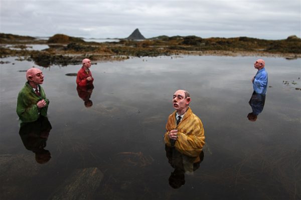 Isaac Cordal. Up North Fest 2017. Røst, Norway. (photo © Isaac Cordal)