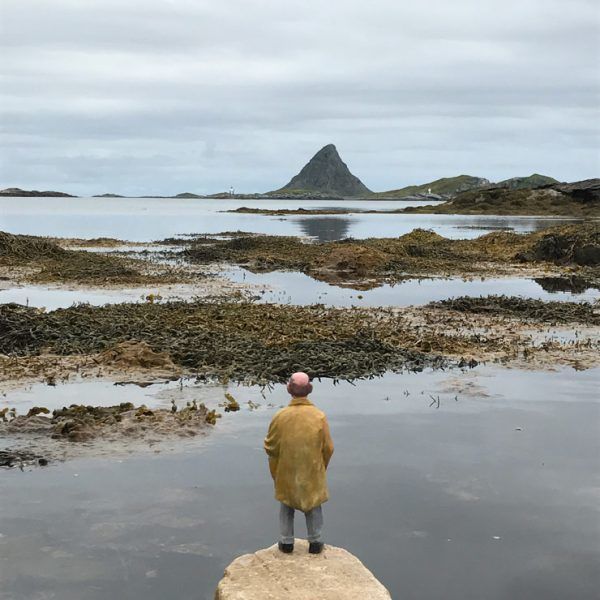 Isaac Cordal. Up North Fest 2017. Røst, Norway. (photo © Isaac Cordal)
