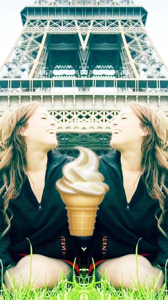 Eiffel tower, ice cream and smiling self. What else could a girl need?