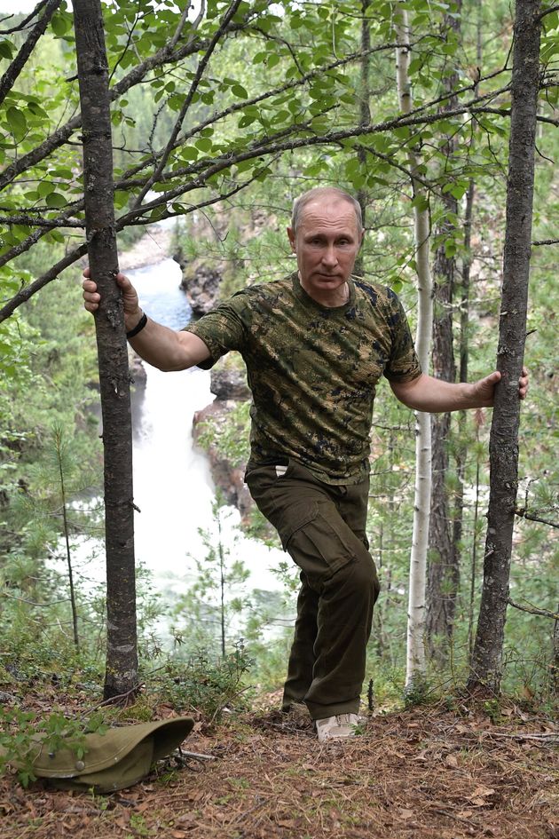 Vladimir Putins Siberia Holiday Snaps Prove Hes Still A Very Macho Man Huffpost Uk
