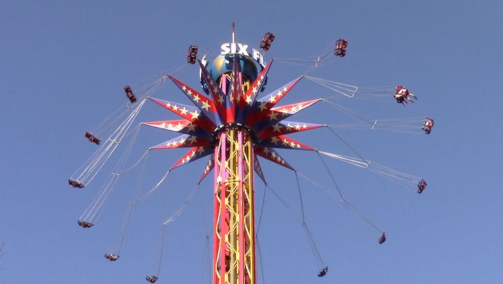 SkyScreamer, a funtime star flyer at Six Flags Great Adventure