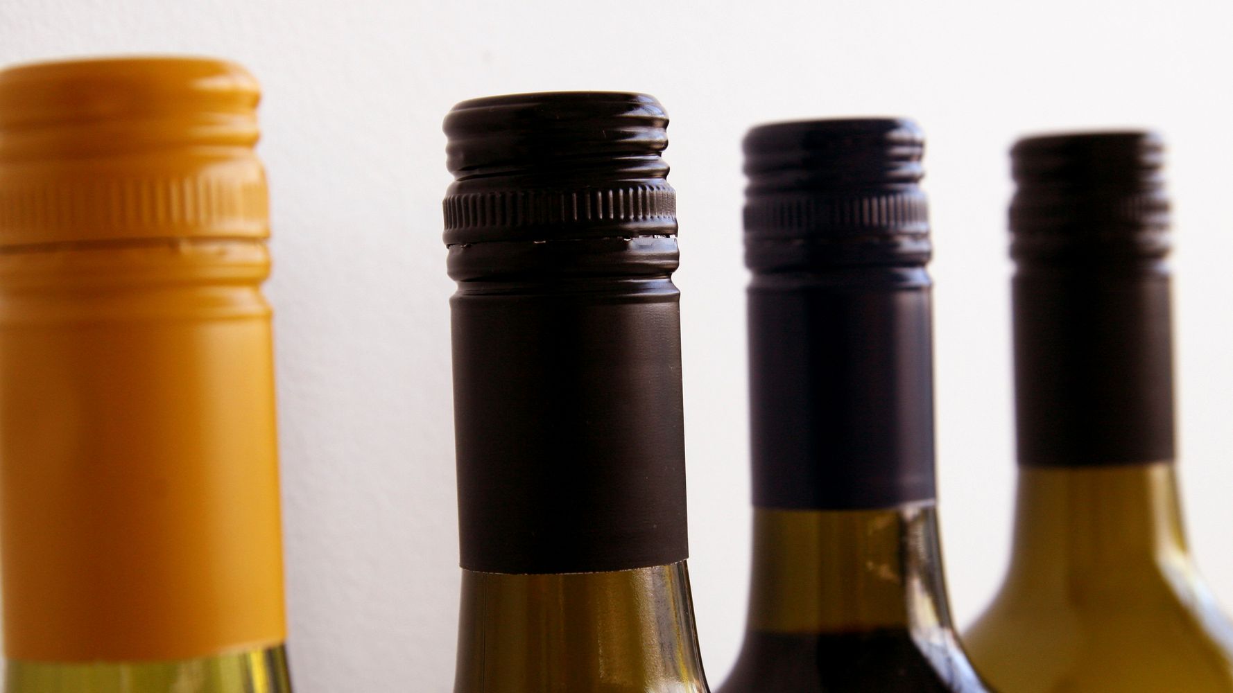 wine-expert-explains-why-screw-tops-are-better-than-corks-on-wine