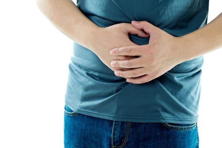 Inflammatory bowel diseases are manifested with abdominal pain, weight loss and are associated with kidney stones.