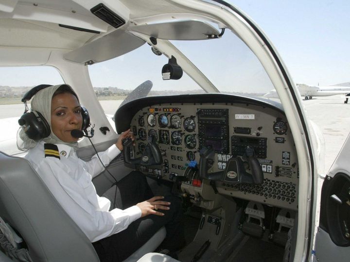 Hanadi Zakaria al Hindi, First Saudi Female Pilot Breaks Glass Ceiling for Other Women 