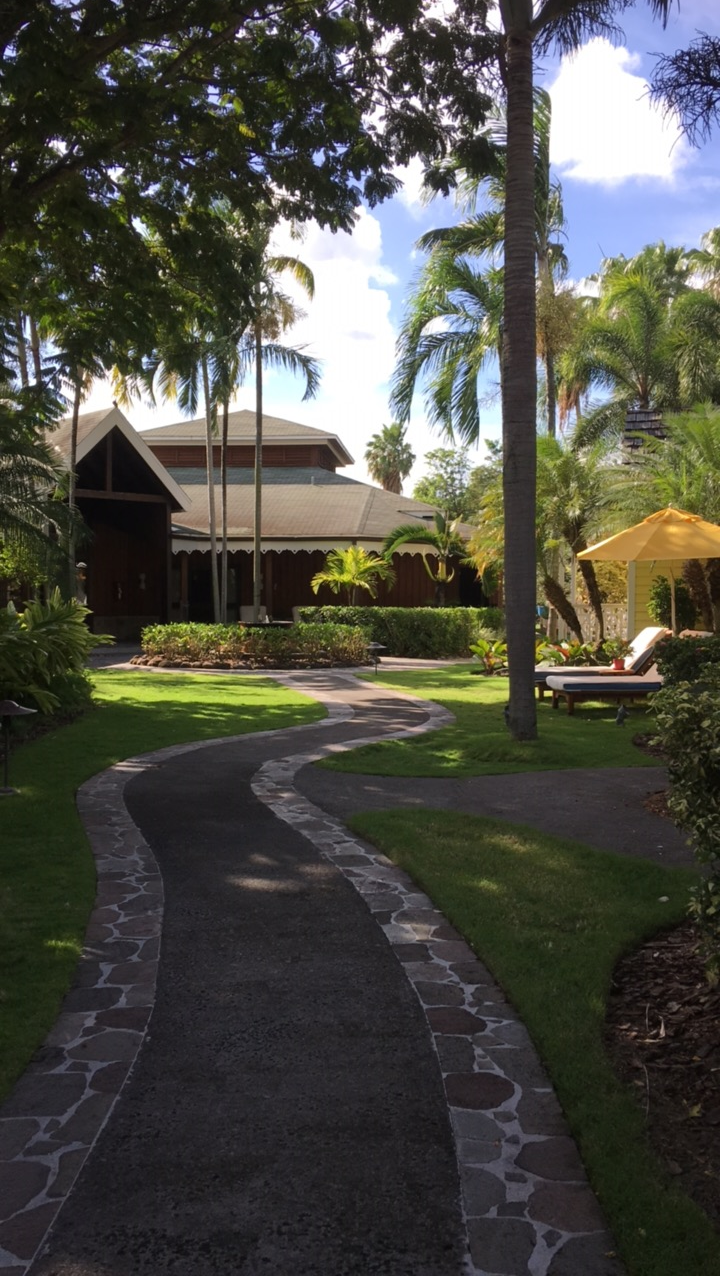 Four Seasons Resort Nevis spa path