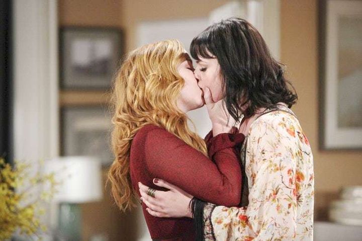 Mariah (Camryn Grimes) and Tessa (Cait Fairbanks) on The Young and the Restless