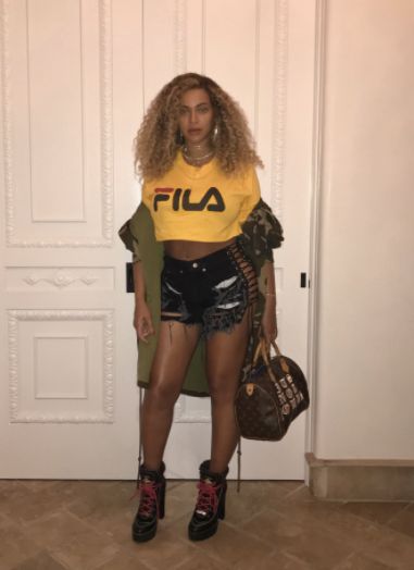 Beyoncé Rocks Shredded Shorts And Minimal Makeup To See Kendrick