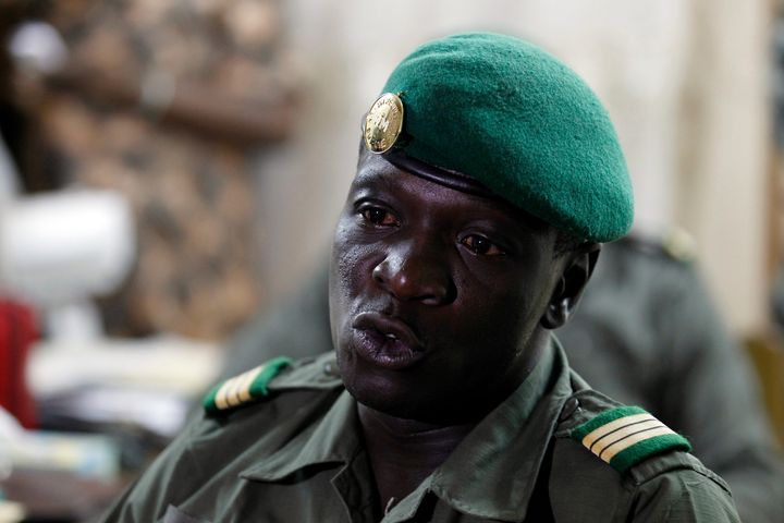 Mali's junta leader Captain Amadou Sanogo speaks to the media after agreeing to hand over power to the president of the National Assembly, at a military base in Kati April 7, 2012.