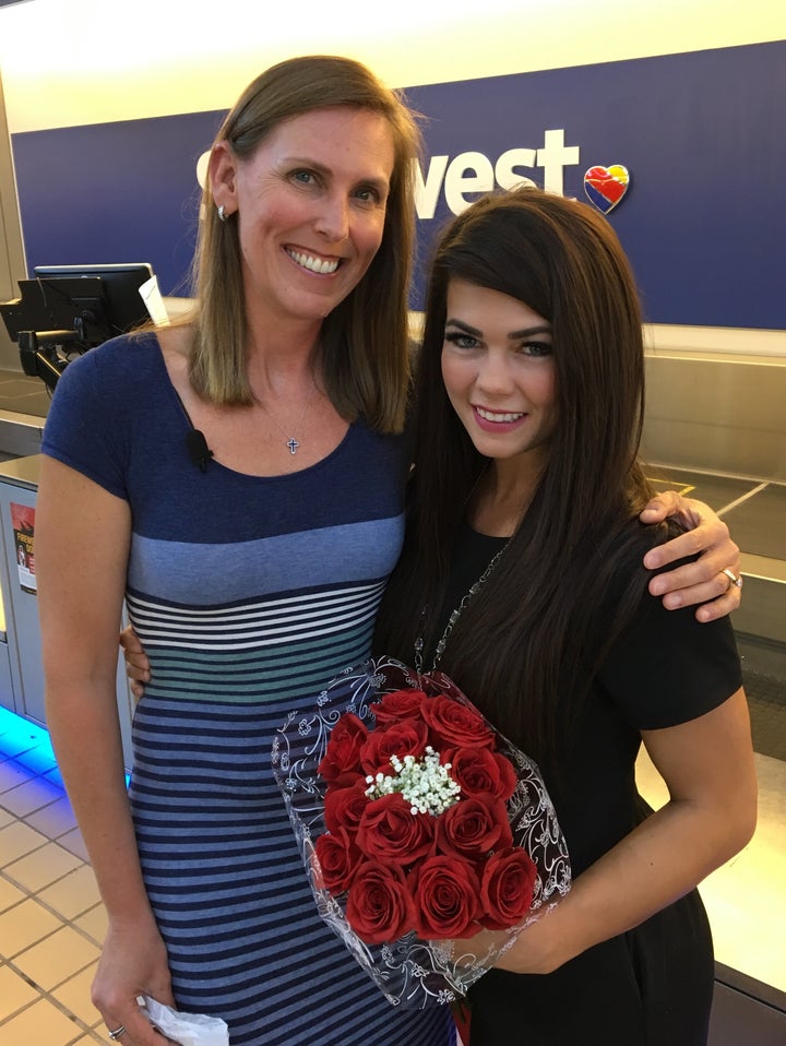 Hurt (left) and Rowan met for the first time this week at Pittsburgh Airport. "I clicked with Stacy instantly," Rowan told HuffPost of the pair's first phone call in late July. "She exudes positivity and is such a wonderful person."