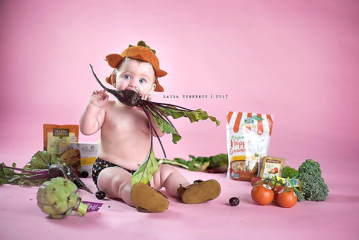In response to the “onslaught of sanctimommies,” Stennett and Ashcraft decided to stage another food-themed photo shoot with Liam’s twin sister, Lola. 