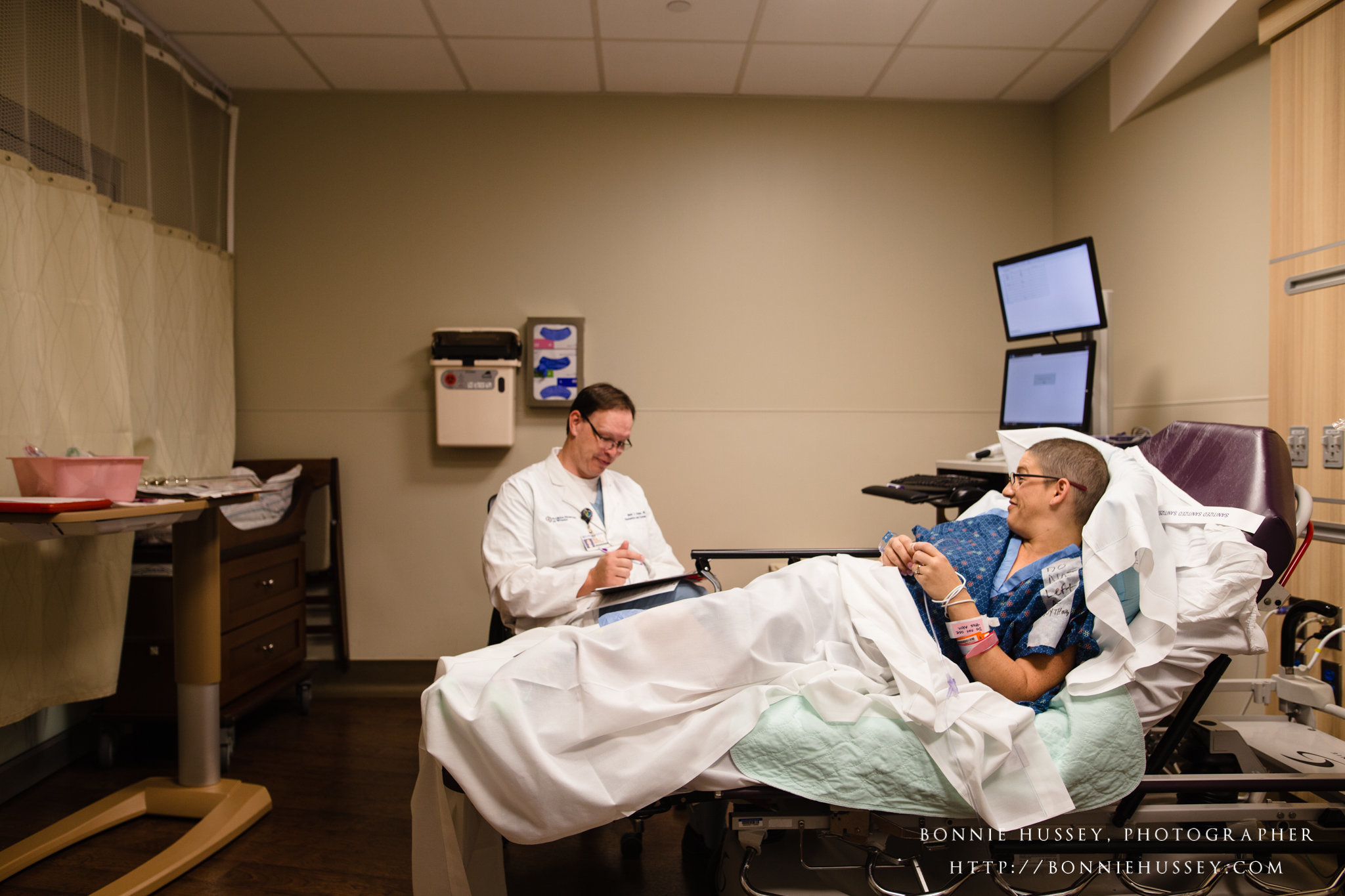 Mom Battling Breast Cancer Welcomes Baby Boy In Stunning Birth Photos ...