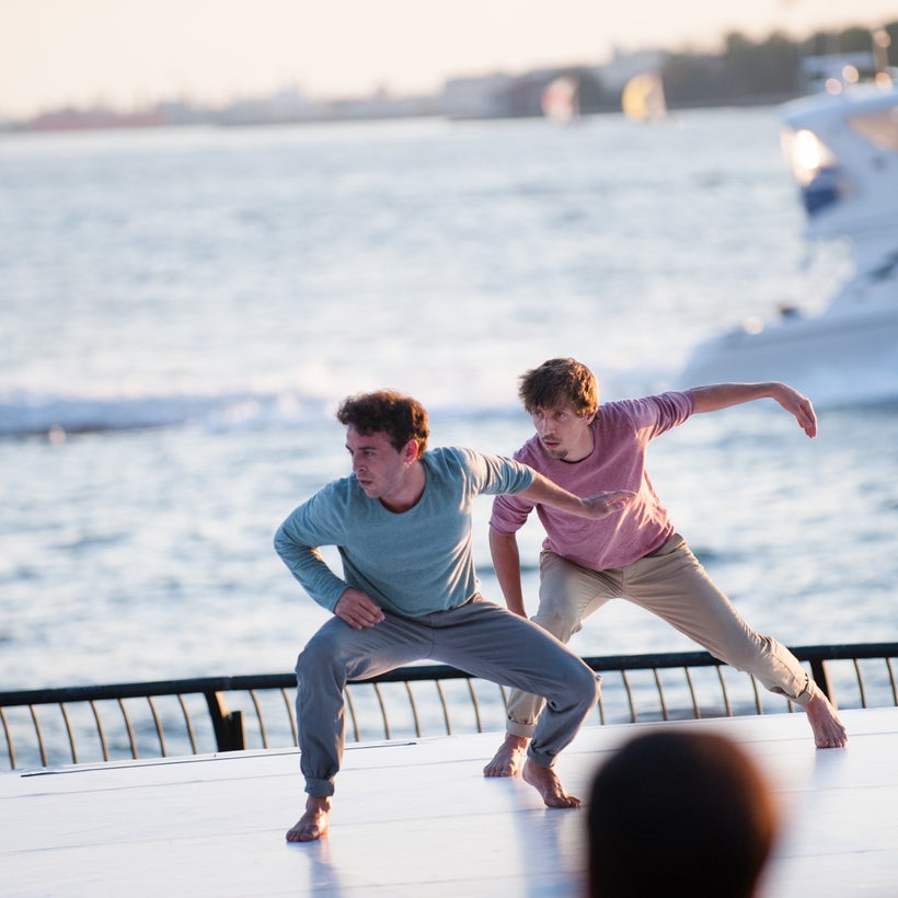 <strong>Cía. Elías Aguirre</strong> in <em>Pez Esfinge</em> at Battery Dance Festival 2017.