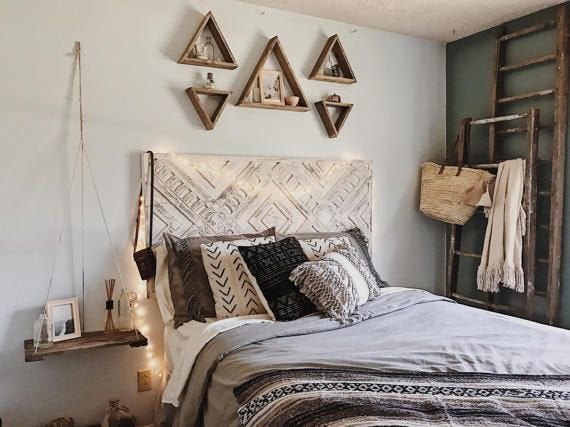 Featured image of post Bedroom Wall Hanging Art Above Bed - Some of the ideas below are fresh and fun, some simple does it get much simpler than hanging one piece of art above your bed?