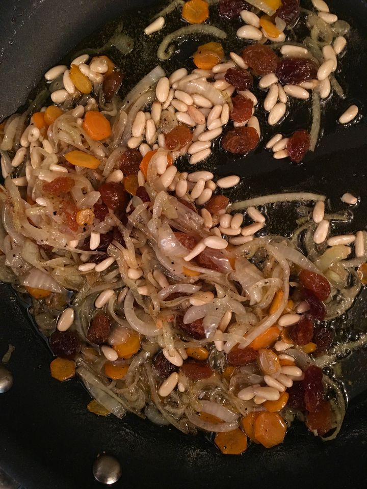 Onions, pine nuts and raisins: use the same oil as the fish was fried in