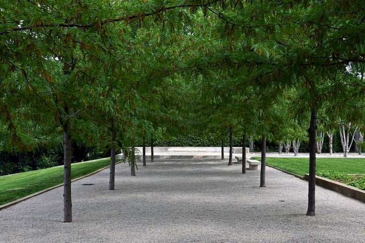 <p>Miller Garden allée, 2013. Photograph © Millicent Harvey, courtesy The Cultural Landscape Foundation.</p>
